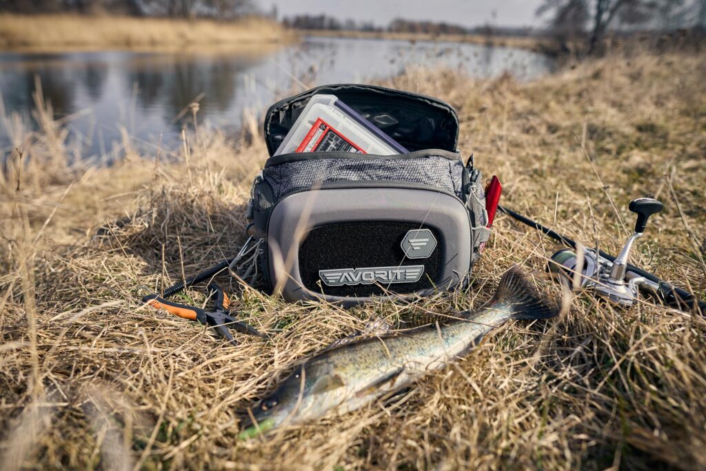 Favorite-Streamside-Hip-Pack-Large-3